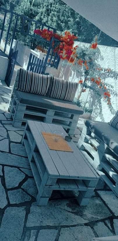 Mantos Rooms 1 นิโอไกลมา ภายนอก รูปภาพ