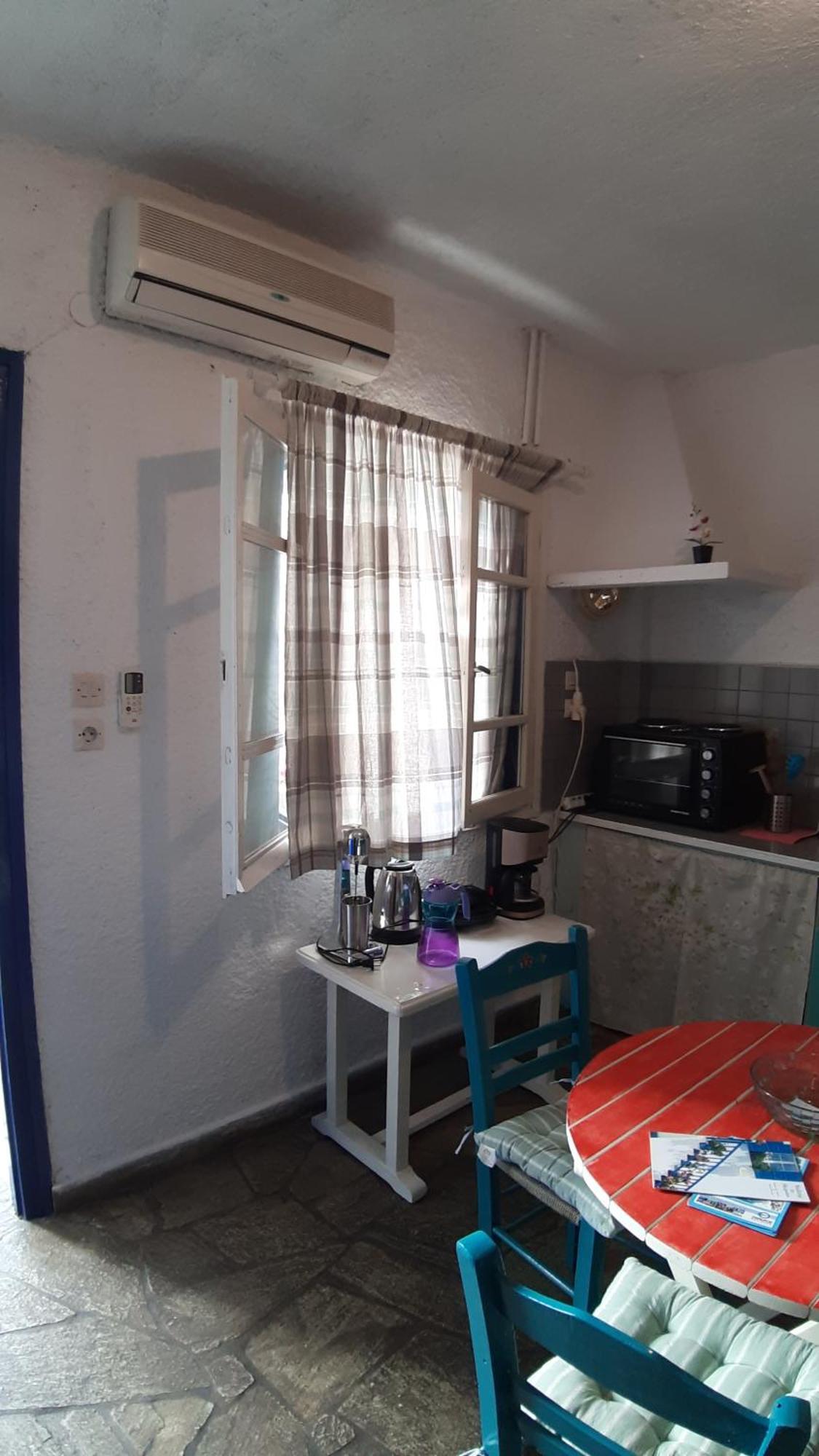 Mantos Rooms 1 นิโอไกลมา ภายนอก รูปภาพ