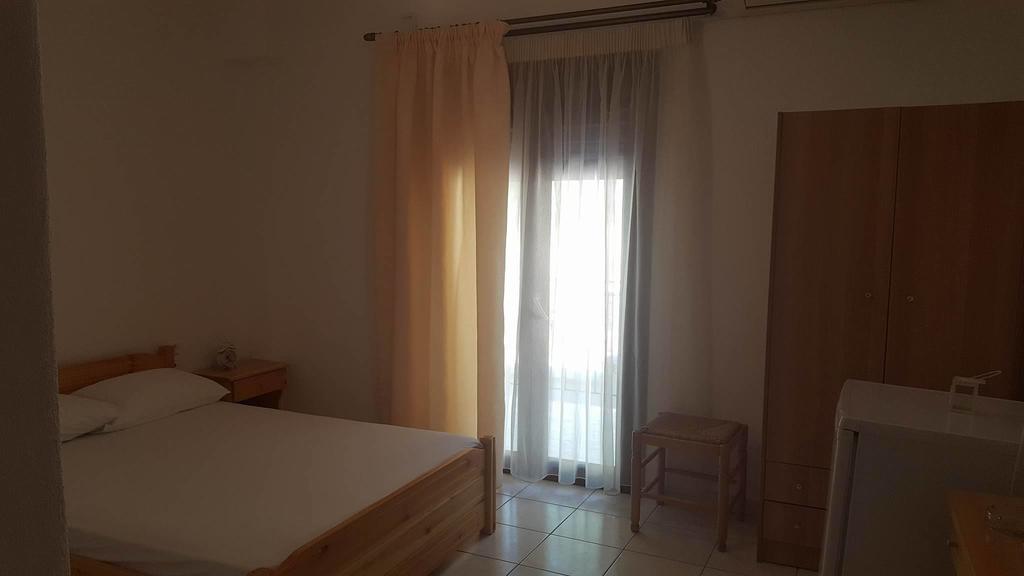 Mantos Rooms 1 นิโอไกลมา ภายนอก รูปภาพ