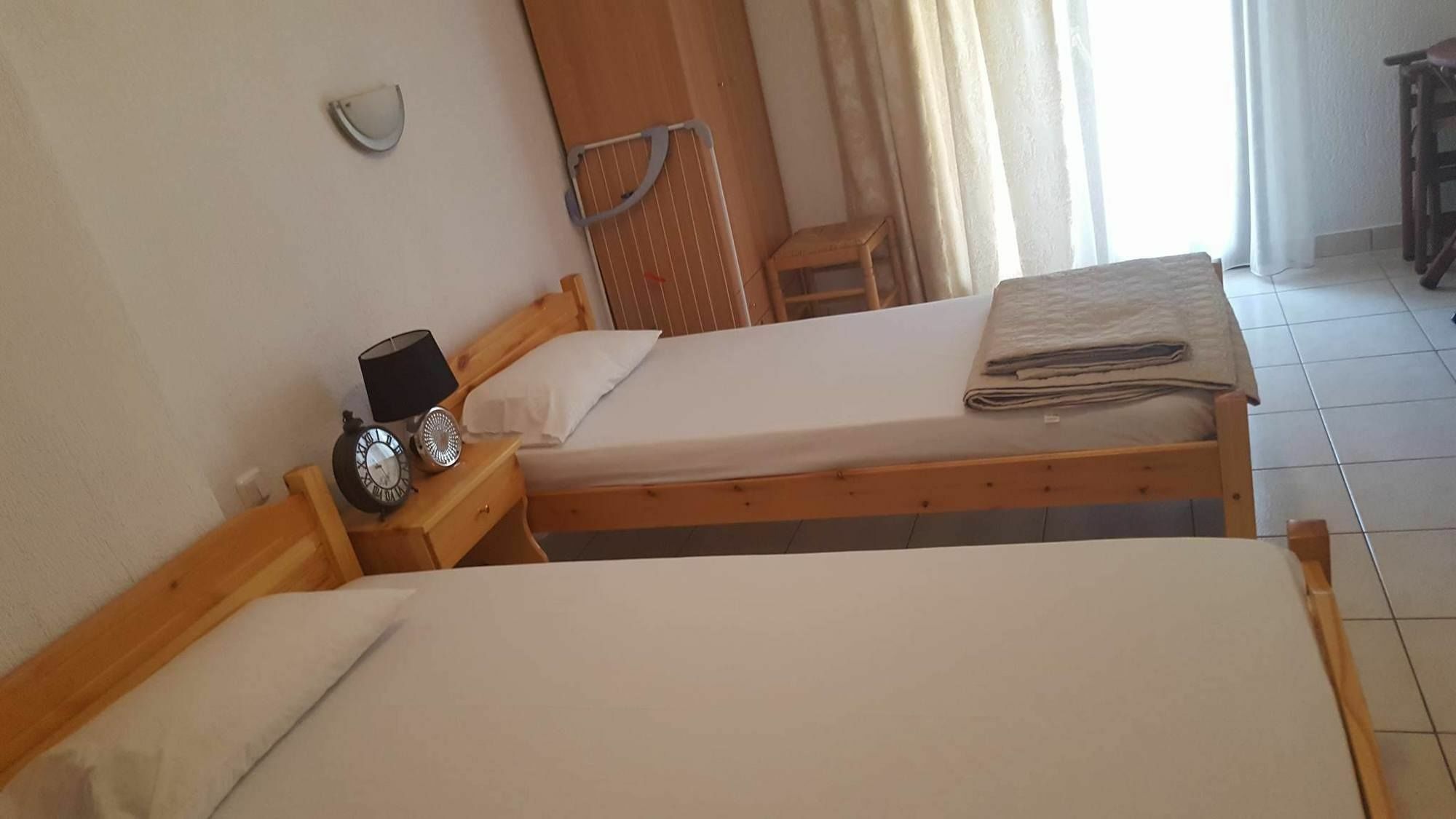 Mantos Rooms 1 นิโอไกลมา ภายนอก รูปภาพ
